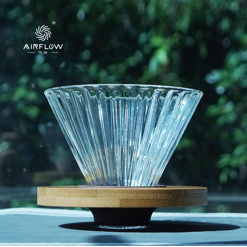 Koffiezetapparaat met houten s - Coffee Dripper V60 recensie en prijs