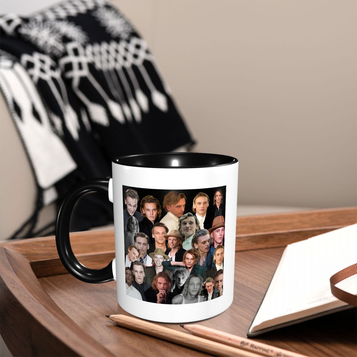 Jamie Campbell Bower Fotocolla - Coffee Tea Photos recensie en prijs